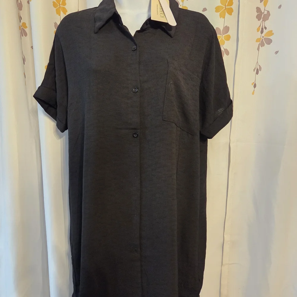 Stunning Flowy Black Women's Swim Cover-Up- Size Medium Button Up‎